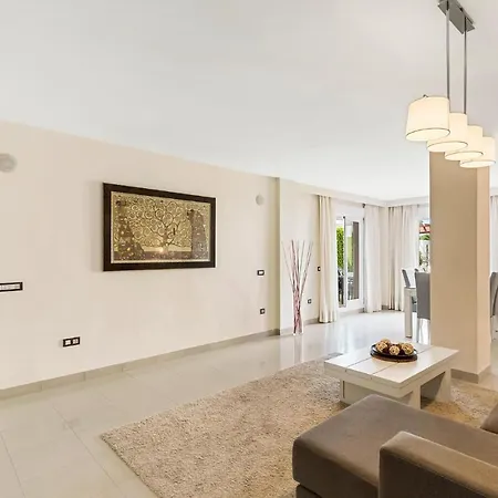 Beautiful In With Kitchen Estepona